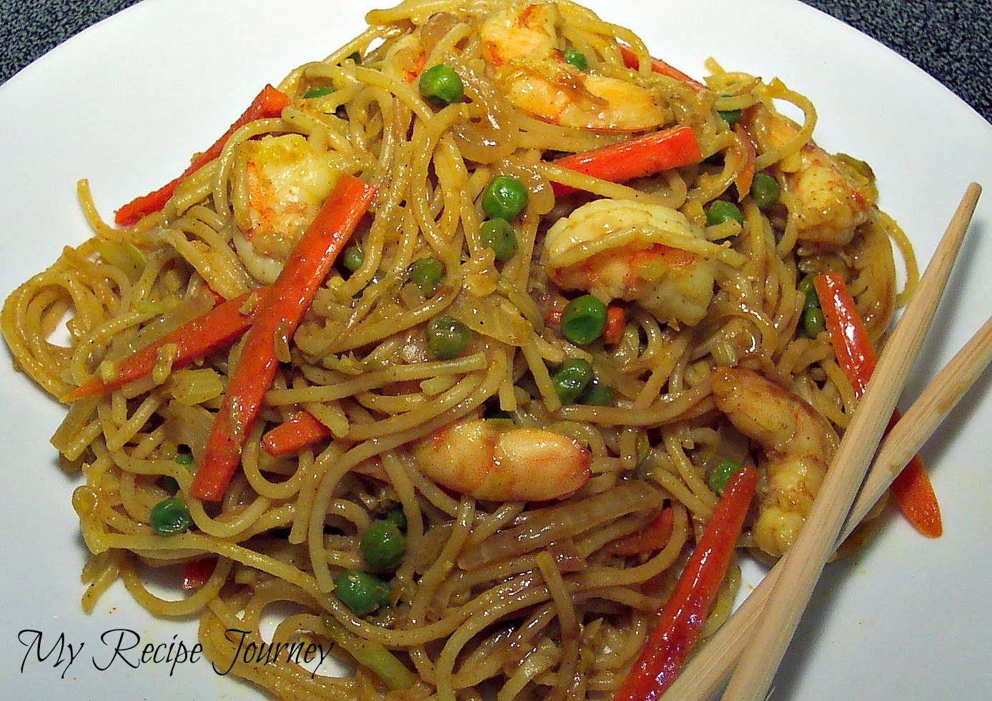 Singapuri Noodles (Beef/Shrimp)